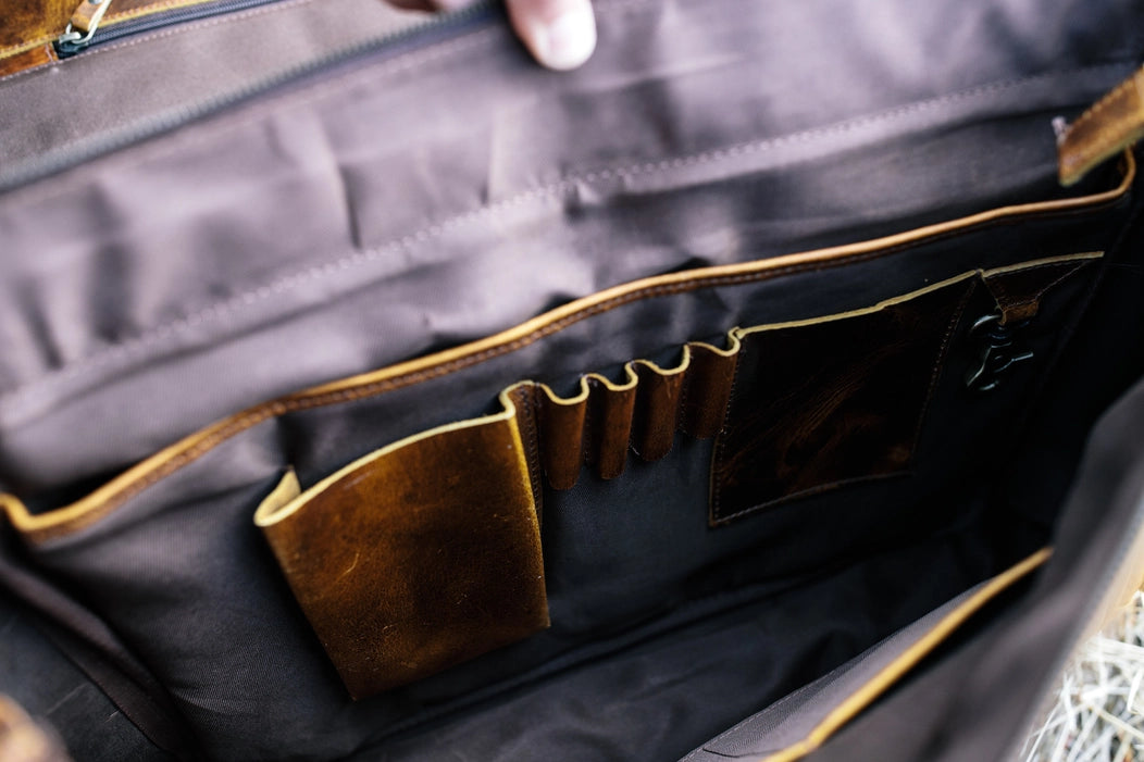 Sitka Leather Messenger Bag - Antique Brown