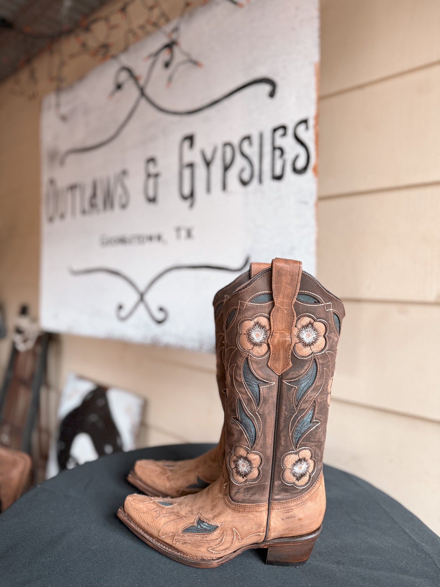 Circle G LD Sand Inlay & Embroidery Boot