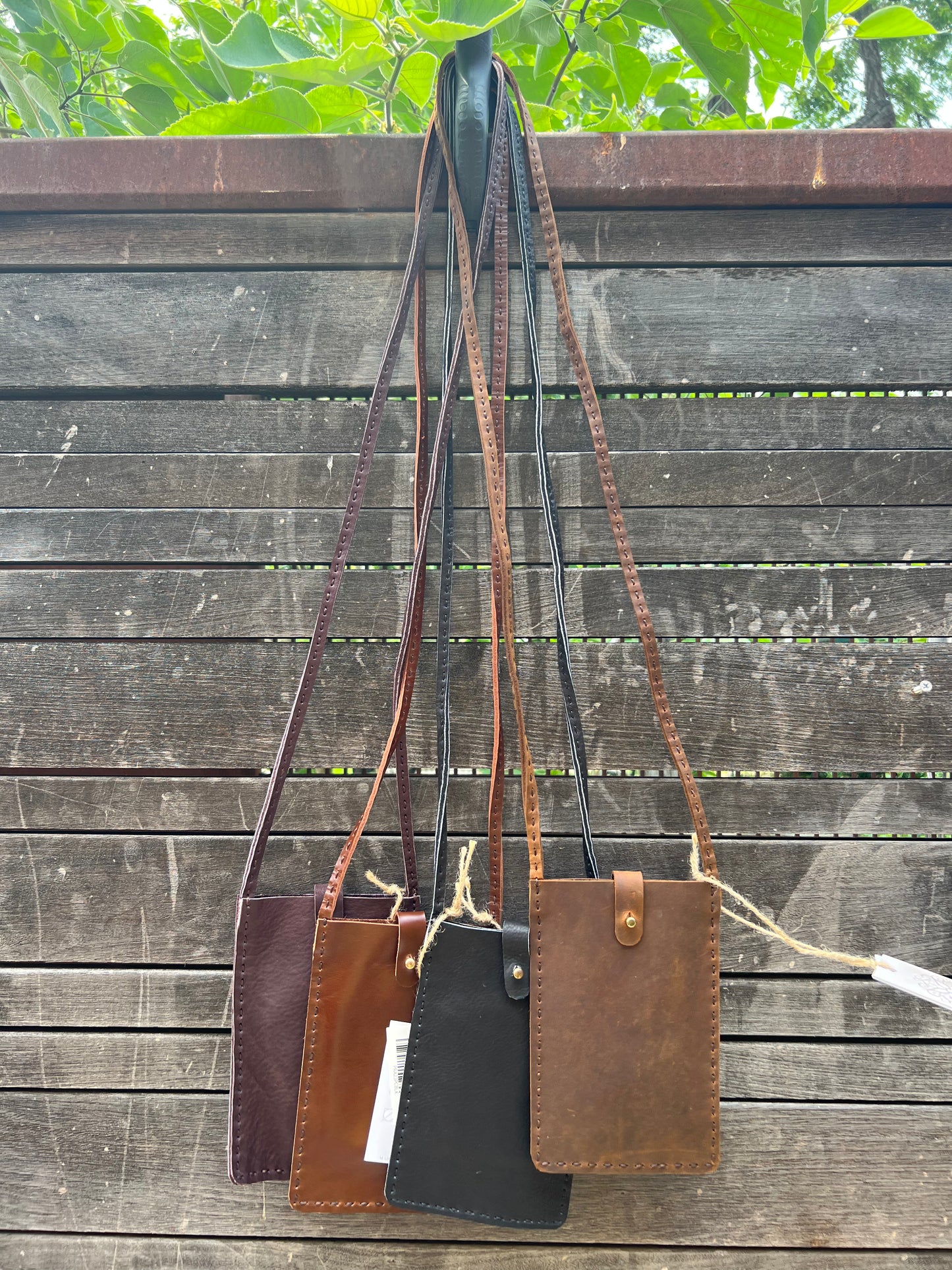 Pranee Classic Phone Crossbody