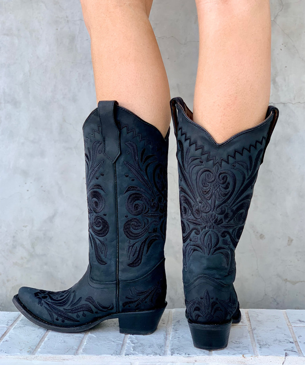 Corral LD Black Filigree