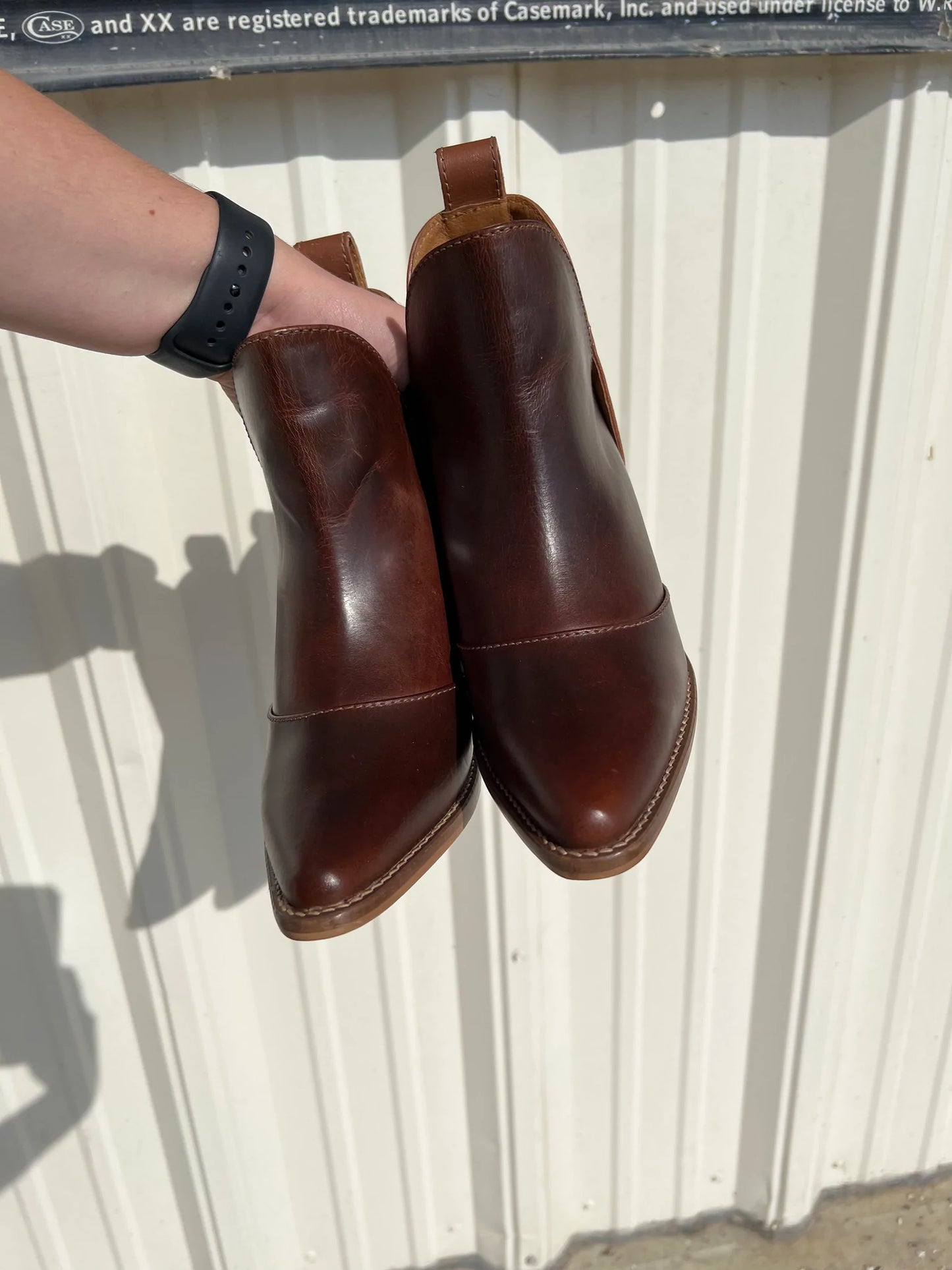 Micki Brunette Sm Cowhide