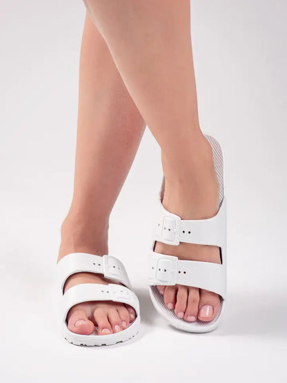 White Sandal w/ Buckle