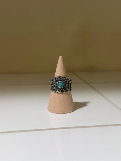 Vintage Romance Sterling Turquoise Ring - Size 7