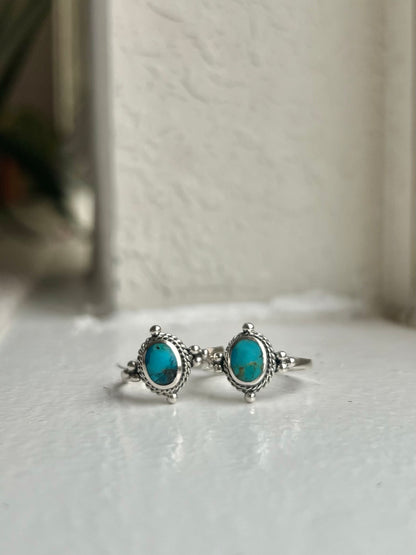 Handmade Point Prong Detail Dainty Turquoise Ring