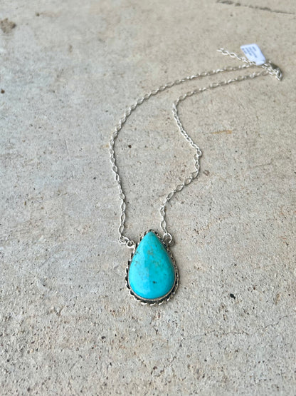 14" Chain Thunder Mountain Turquoise Large Pendant Necklaces
