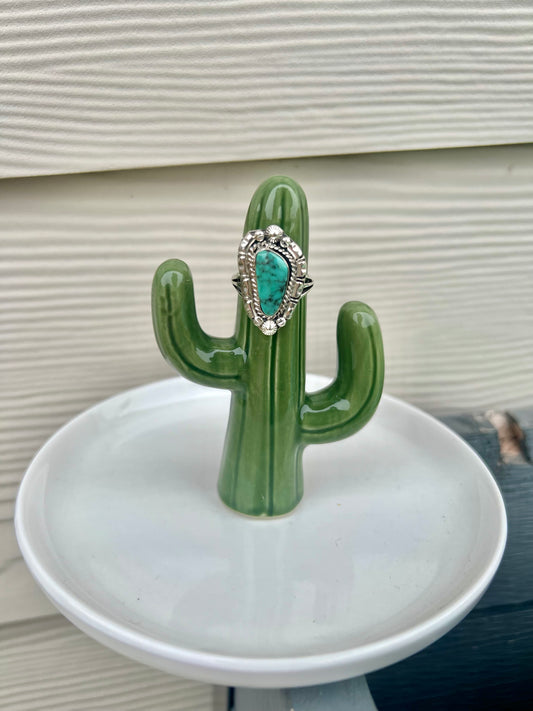 Navajo Handmade Asymmetrical Kingman Turquoise Ring - Size 7