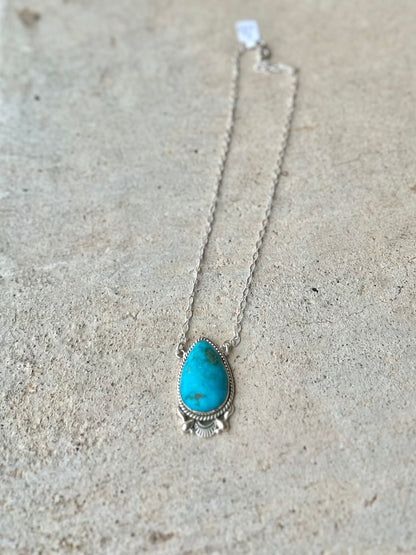 14" Chain Thunder Mountain Turquoise Large Pendant Necklaces