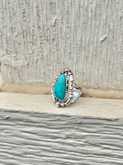 Navajo Handmade Asymmetrical Kingman Turquoise Ring - Size 7 (2)