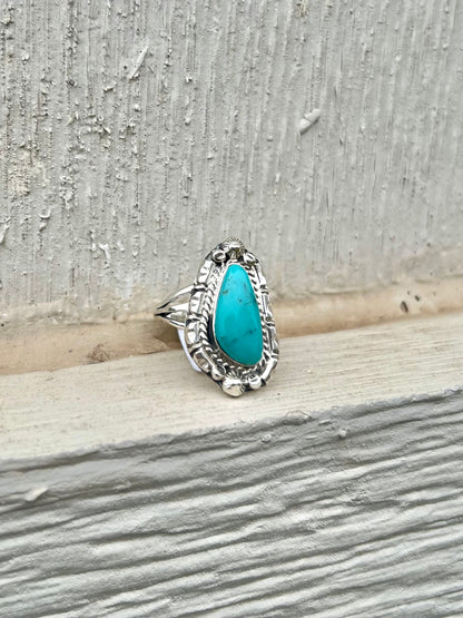 Navajo Handmade Asymmetrical Kingman Turquoise Ring - Size 7 (2)