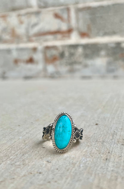 Navajo Handmade Kingman Turquoise Sterling Leaf Band Ring - Size 6.5