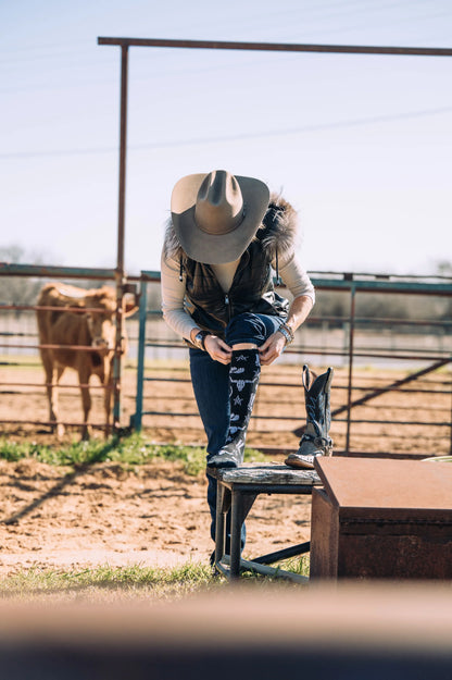 Lucky Chuck Get Western Black & White Socks