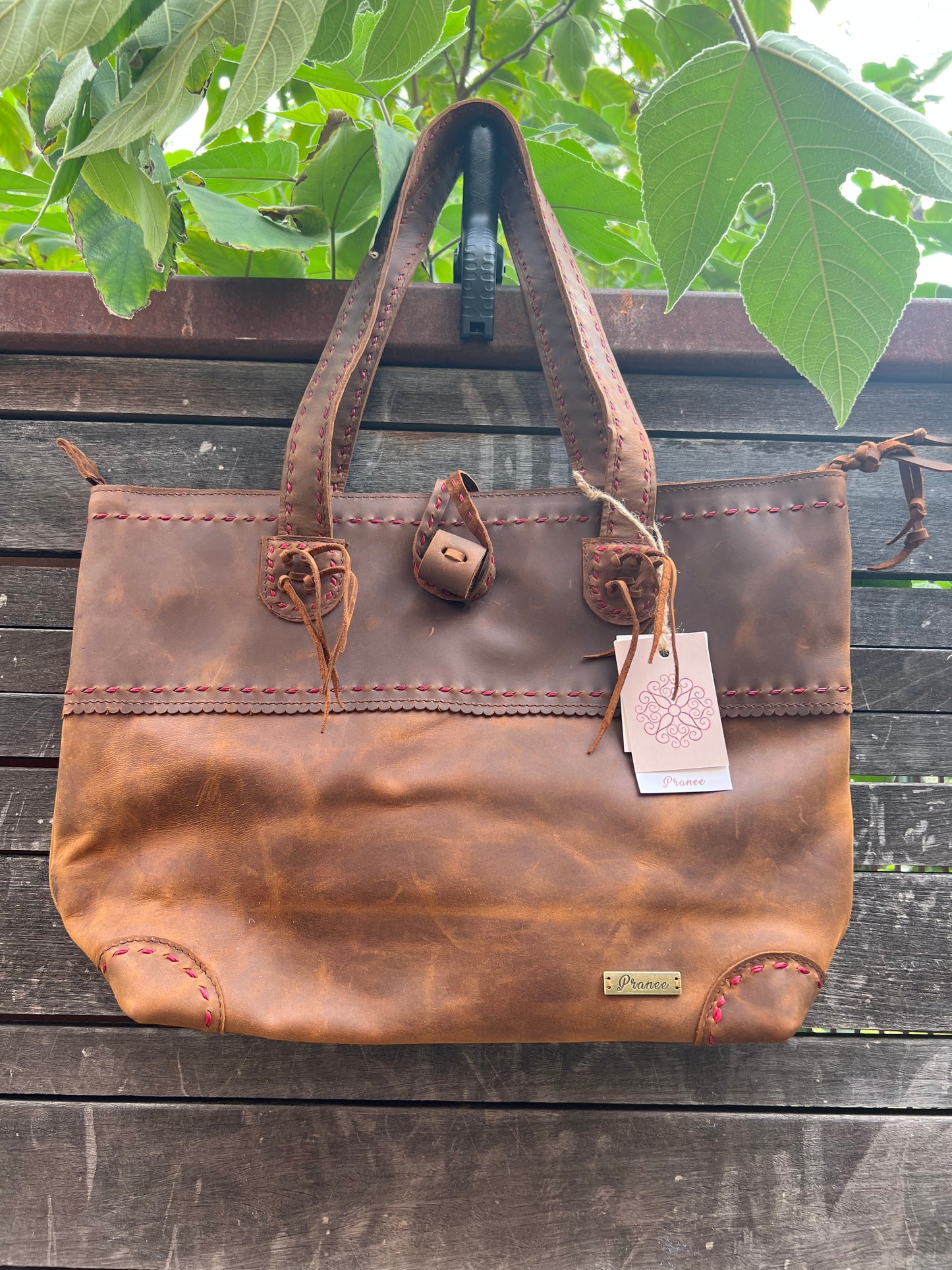 Pranee Dakota Leather Bag - Classic