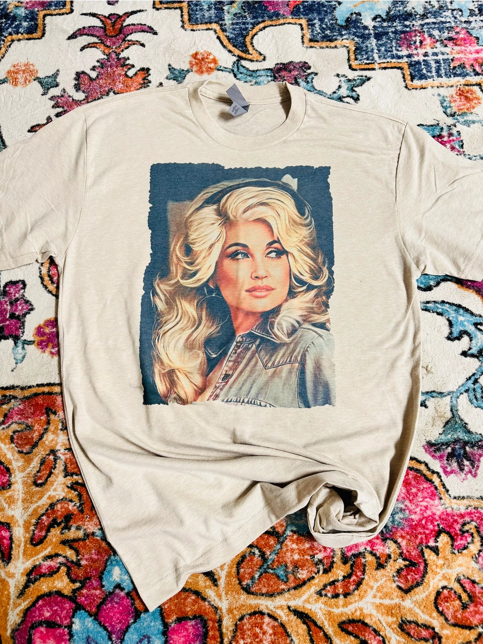 Dolly Portrait Graphic T-Shirt